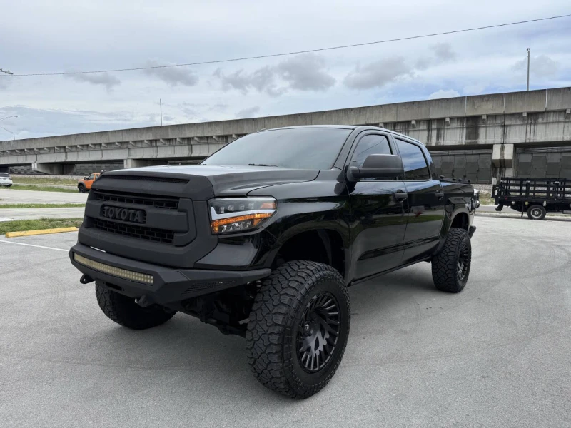 Toyota Tundra 5.7Hemi SR5 Crew Cab Short Bed