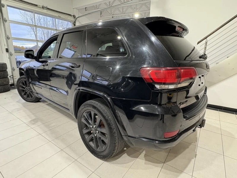 Jeep Grand cherokee 3.6* V6* 8ZF* ПОДГРЕВ* КАМЕРА* КЕЙЛЕС* LANE* ASSIS, снимка 4 - Автомобили и джипове - 53433284