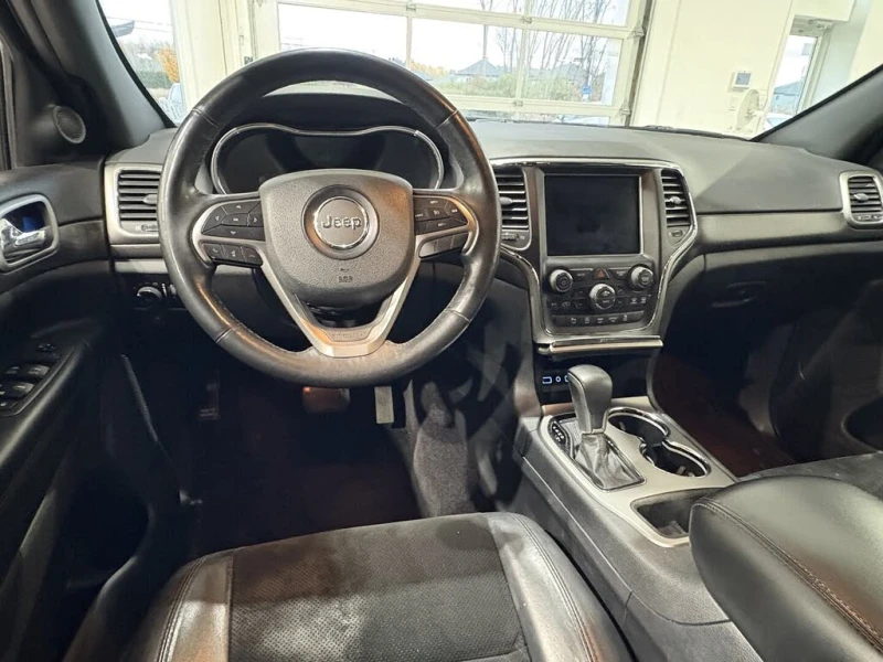 Jeep Grand cherokee 3.6* V6* 8ZF* ПОДГРЕВ* КАМЕРА* КЕЙЛЕС* LANE* ASSIS, снимка 9 - Автомобили и джипове - 53433284