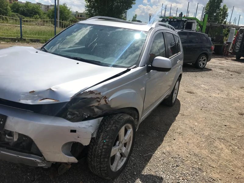 Mitsubishi Outlander 2.0tdi TIP-BSY, снимка 3 - Автомобили и джипове - 21605045