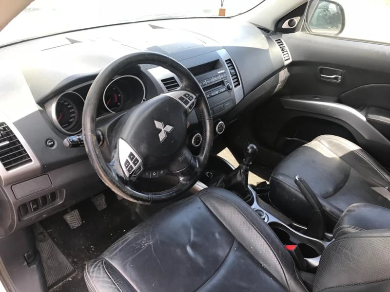 Mitsubishi Outlander 2.0tdi TIP-BSY, снимка 7 - Автомобили и джипове - 21605045