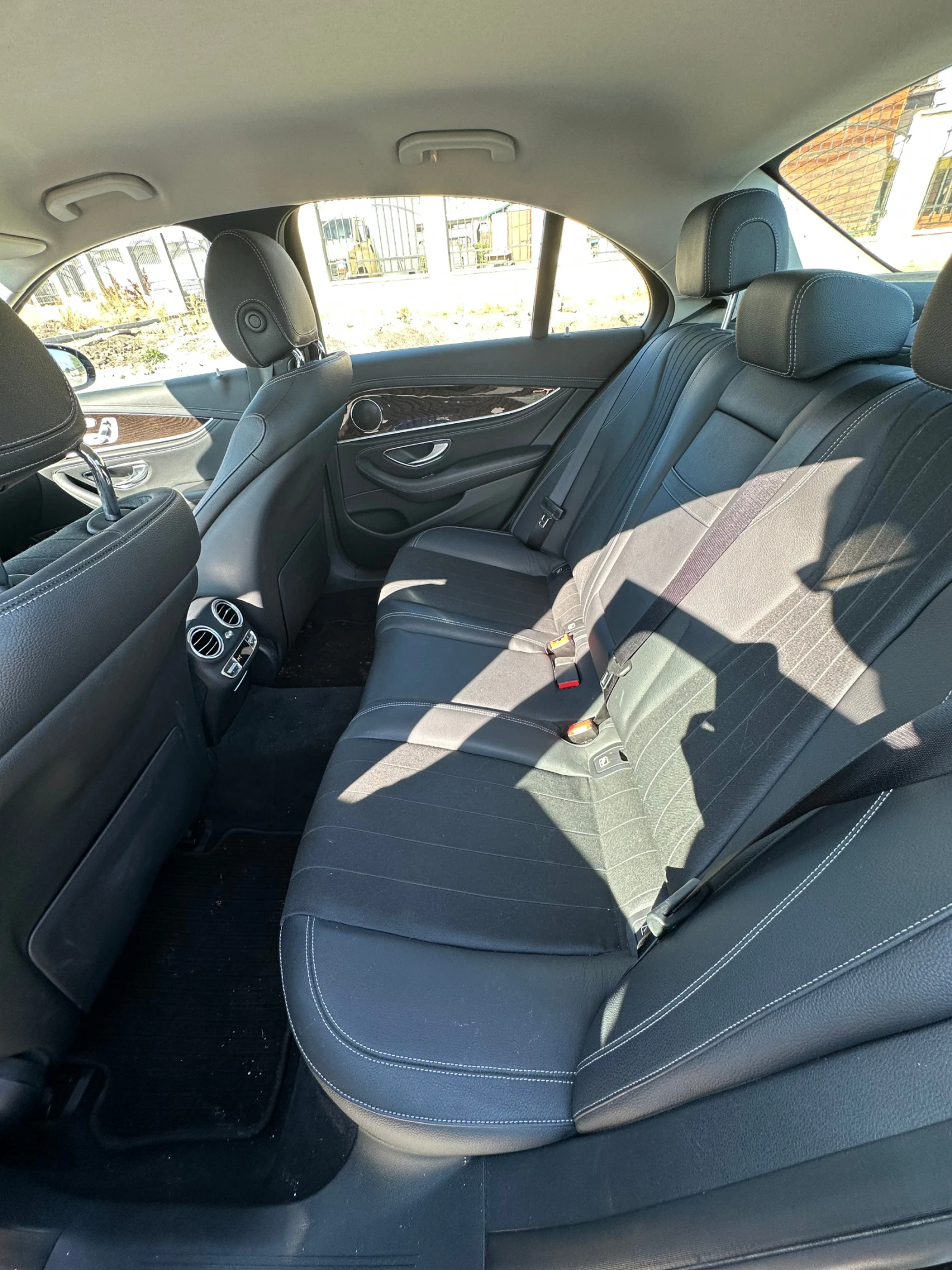 Mercedes-Benz E 350  - изображение 8