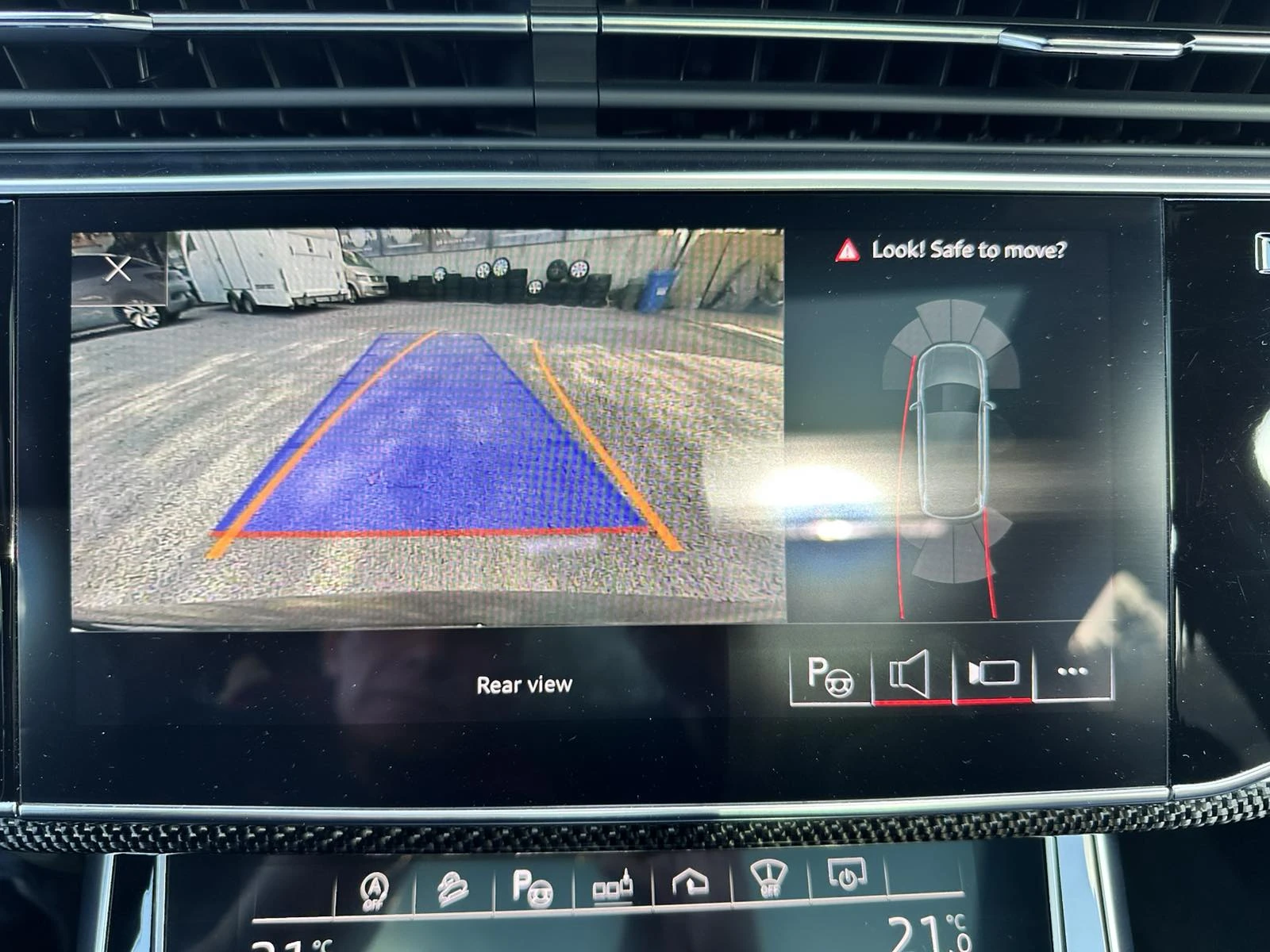 Audi SQ7 6+ 1 HUD/BOSE/PANO/CAMERA/ - изображение 9