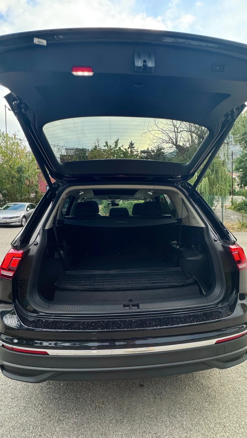 VW Tiguan, снимка 8 - Автомобили и джипове - 54028514