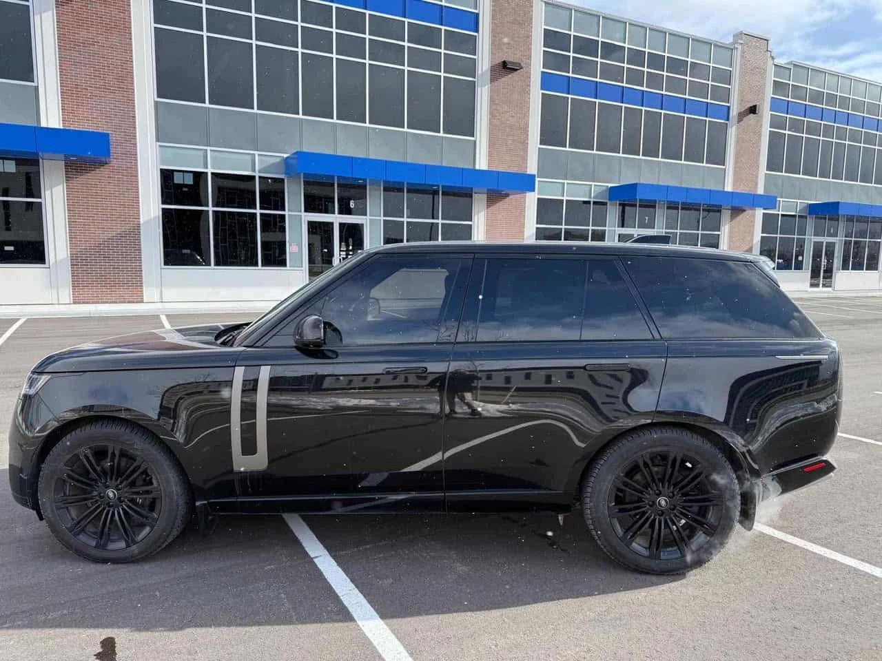 Land Rover Range rover * P400 SE SWB * CARFAX * 2 КЛЮЧА* SOFT CLOSE* + ГУ, снимка 2 - Автомобили и джипове - 54152966