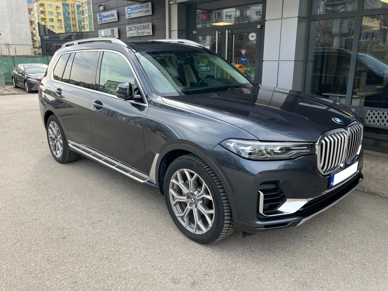 BMW X7 4.0 xDrive, Individual, Panorma , снимка 3 - Автомобили и джипове - 54632359