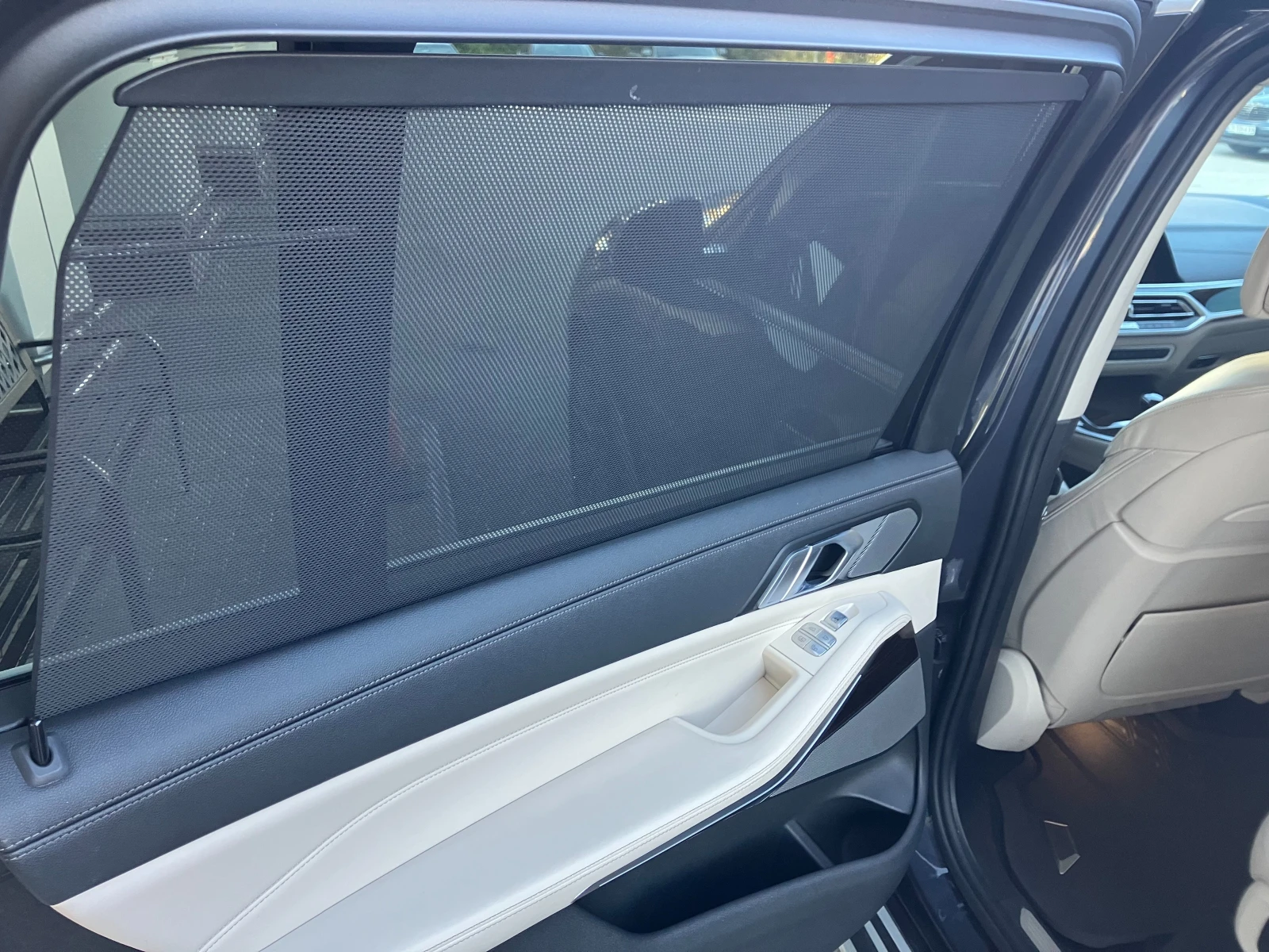 BMW X7 4.0 xDrive, Individual, Panorma , снимка 15 - Автомобили и джипове - 54632359