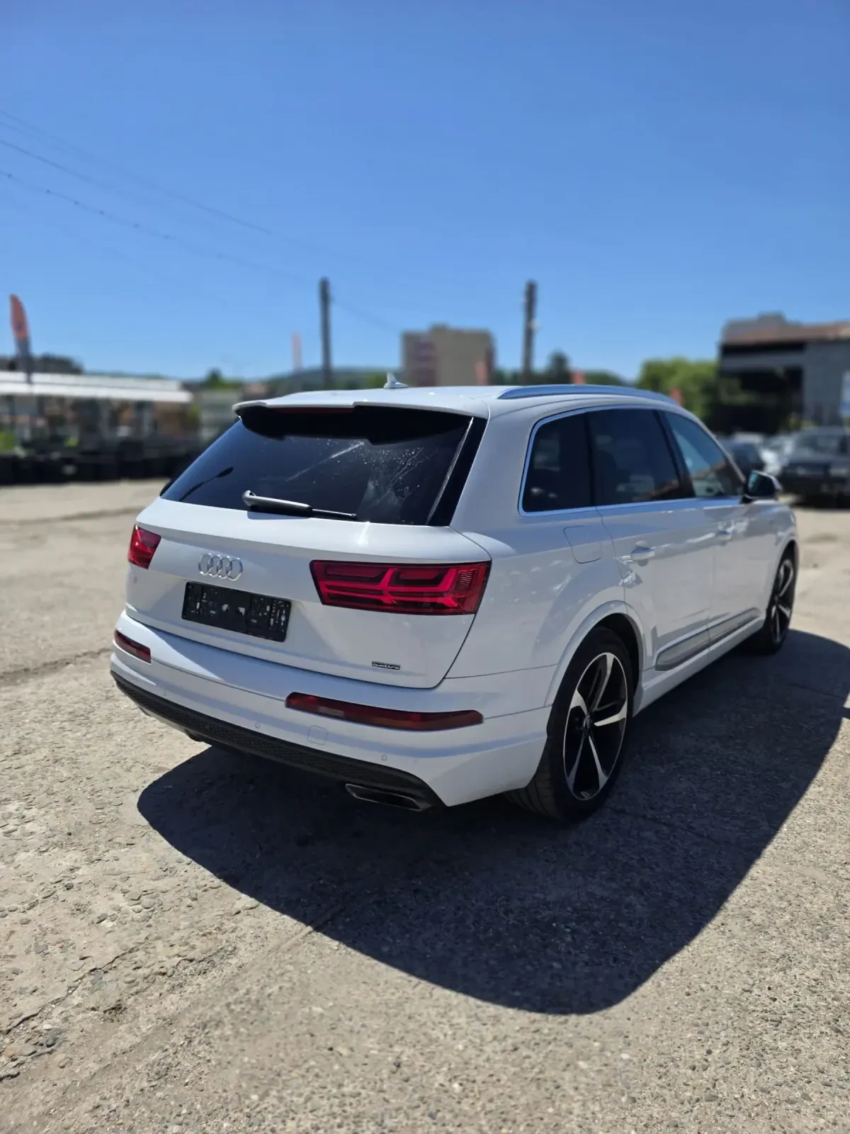 Audi Q7 3.0tdi S-line 7-местен , снимка 4 - Автомобили и джипове - 54734126
