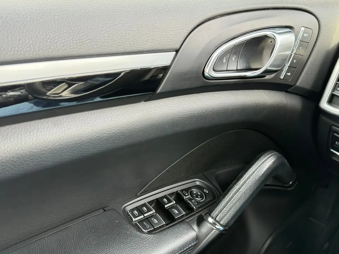 Porsche Cayenne PLATINUM V6 3.6, снимка 11 - Автомобили и джипове - 54887850