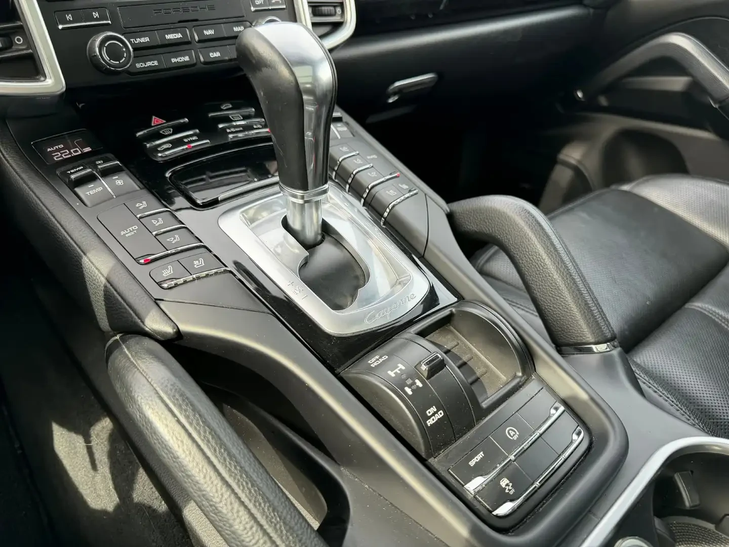 Porsche Cayenne PLATINUM V6 3.6, снимка 14 - Автомобили и джипове - 54887850