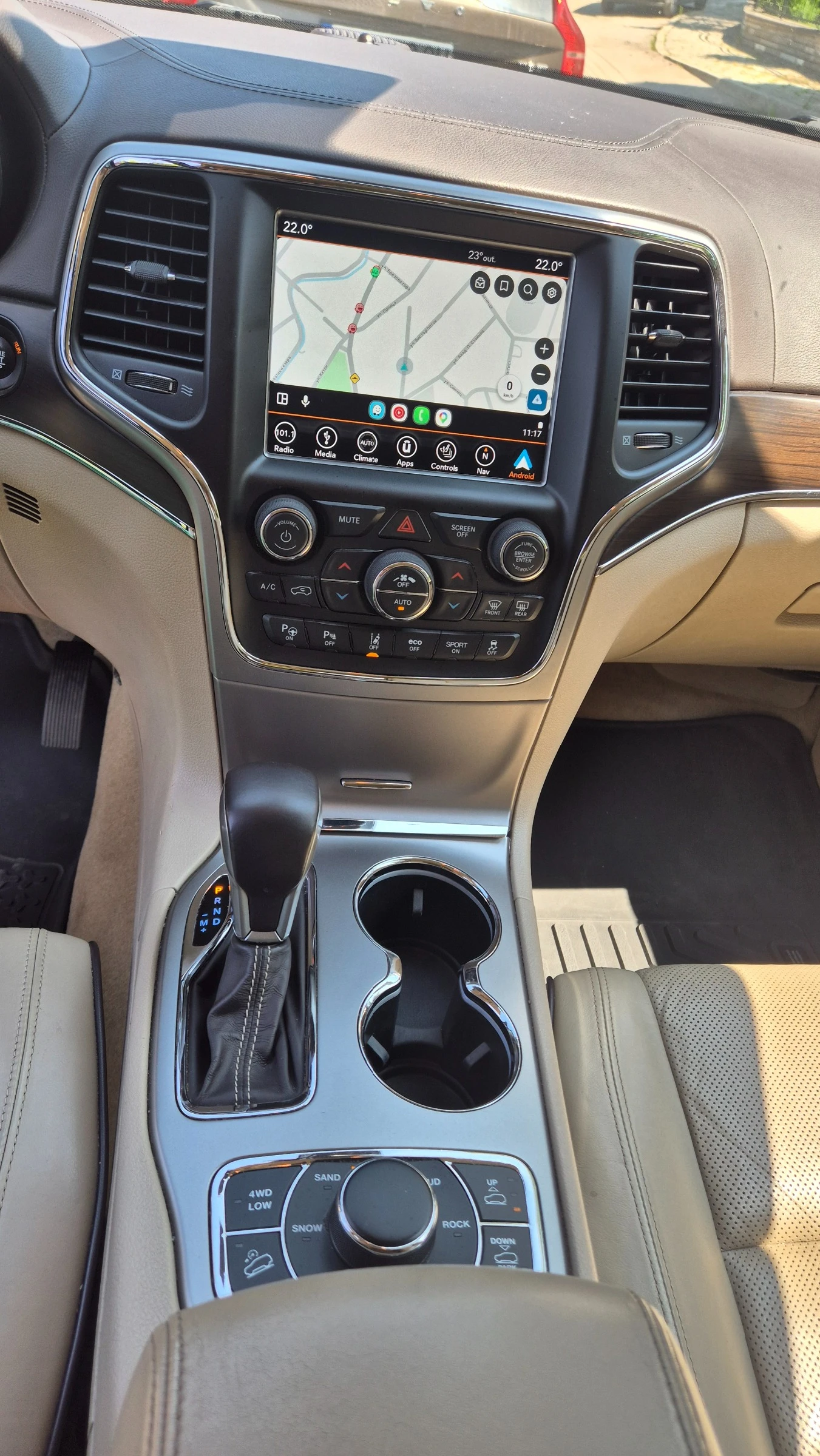 Jeep Grand cherokee Overland HEMI, снимка 5 - Автомобили и джипове - 54986027