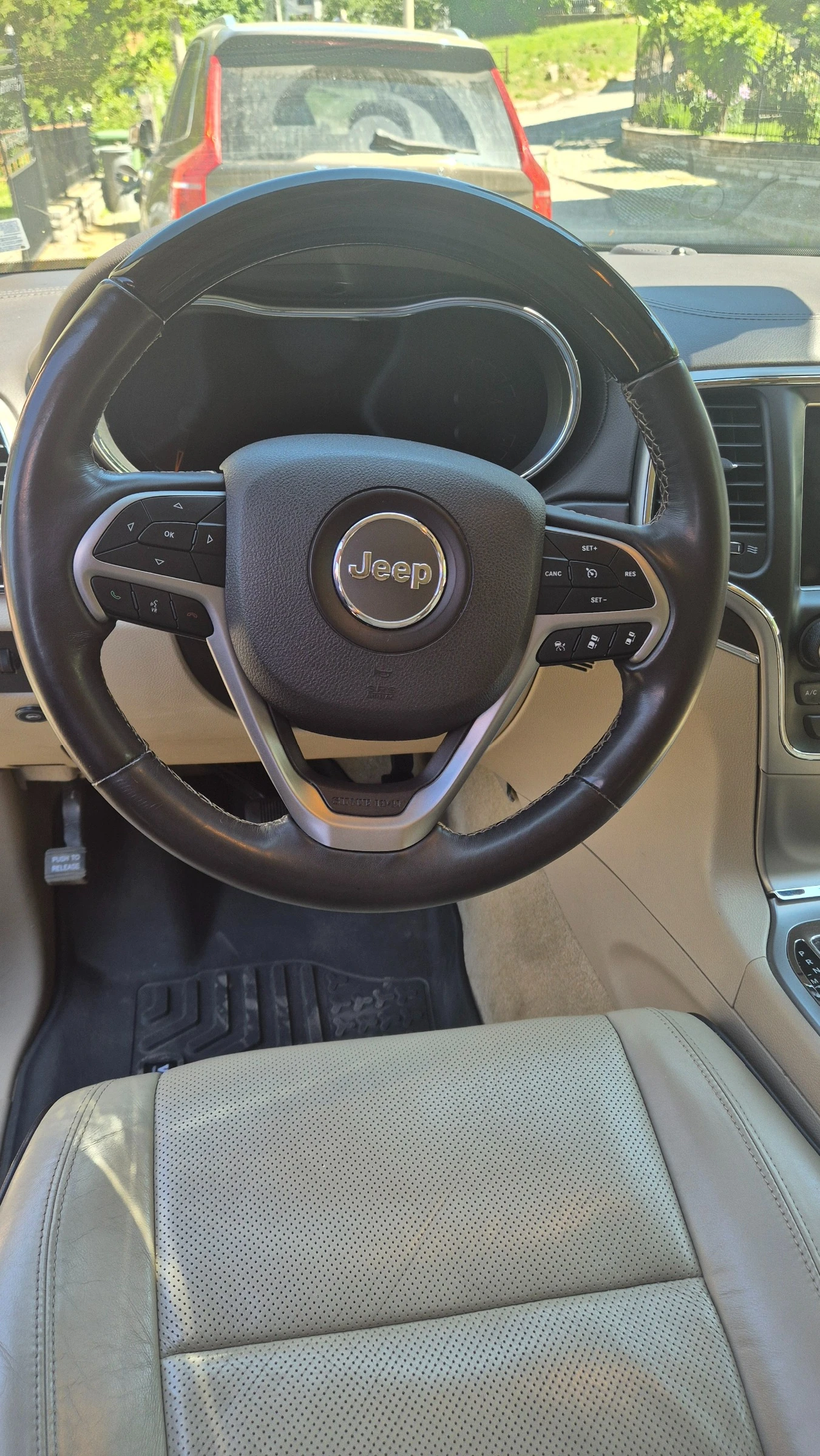 Jeep Grand cherokee Overland HEMI, снимка 13 - Автомобили и джипове - 54986027