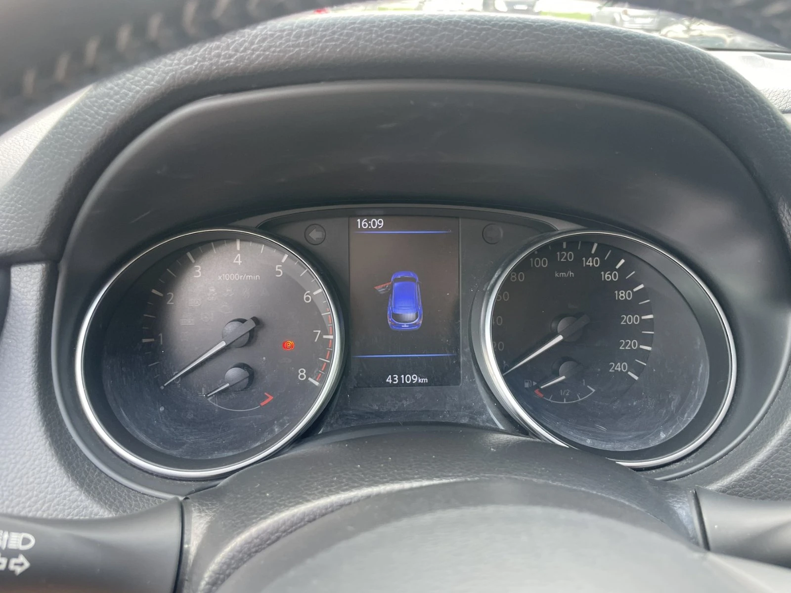 Nissan Qashqai, снимка 8 - Автомобили и джипове - 55878803