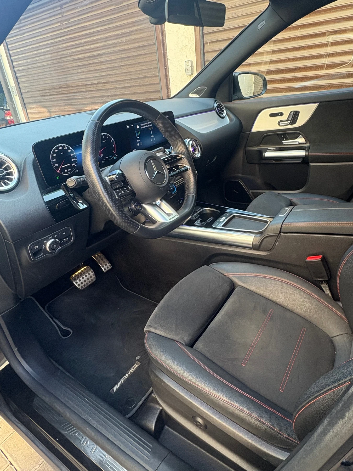 Mercedes-Benz GLA 35 AMG * Панорама * Подгрев * Burmester * , снимка 8 - Автомобили и джипове - 55878986