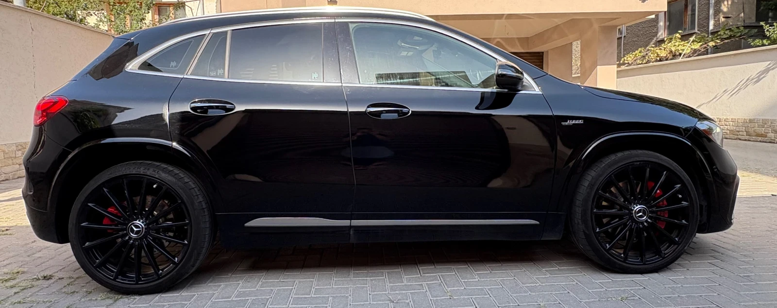 Mercedes-Benz GLA 35 AMG * Панорама * Подгрев * Burmester * , снимка 4 - Автомобили и джипове - 55878986