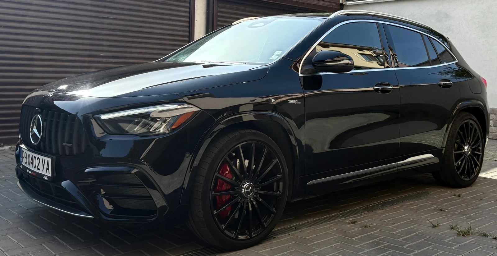 Mercedes-Benz GLA 35 AMG * Панорама * Подгрев * Burmester * , снимка 3 - Автомобили и джипове - 55878986