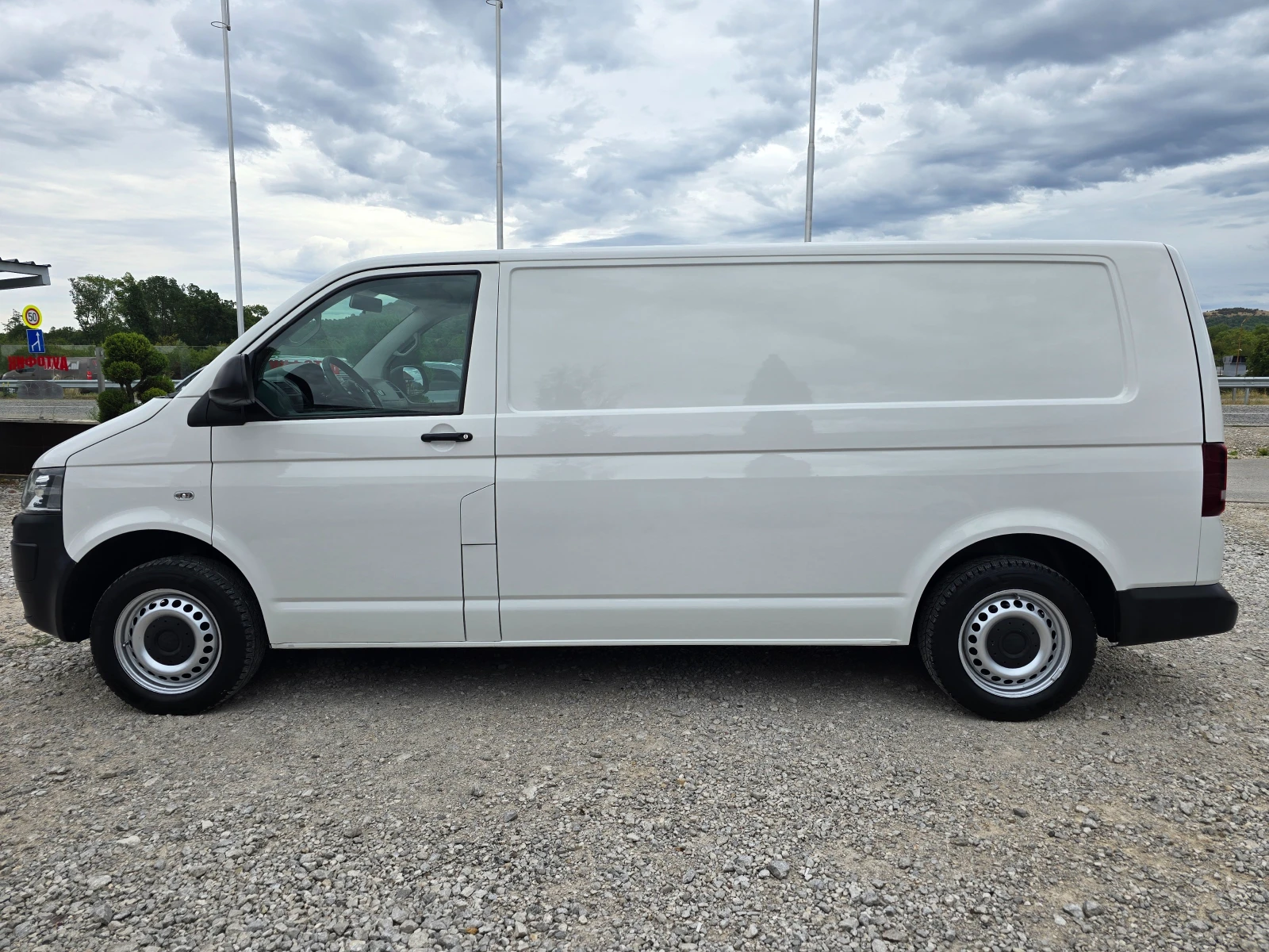 VW Transporter 2.0TDI 140кс ДЪЛГА БАЗА  - изображение 2