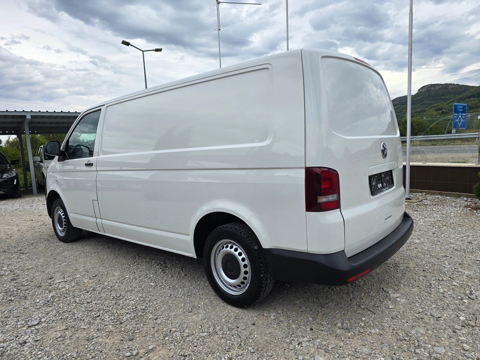 VW Transporter 2.0TDI 140кс ДЪЛГА БАЗА  - изображение 3