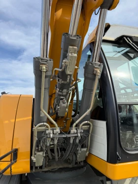 Багер Liebherr A 916, снимка 10 - Индустриална техника - 53686010