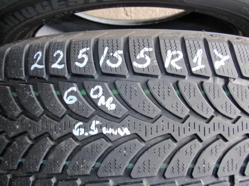 Гуми Всесезонни 225/55R17, снимка 3 - Гуми и джанти - 7896910