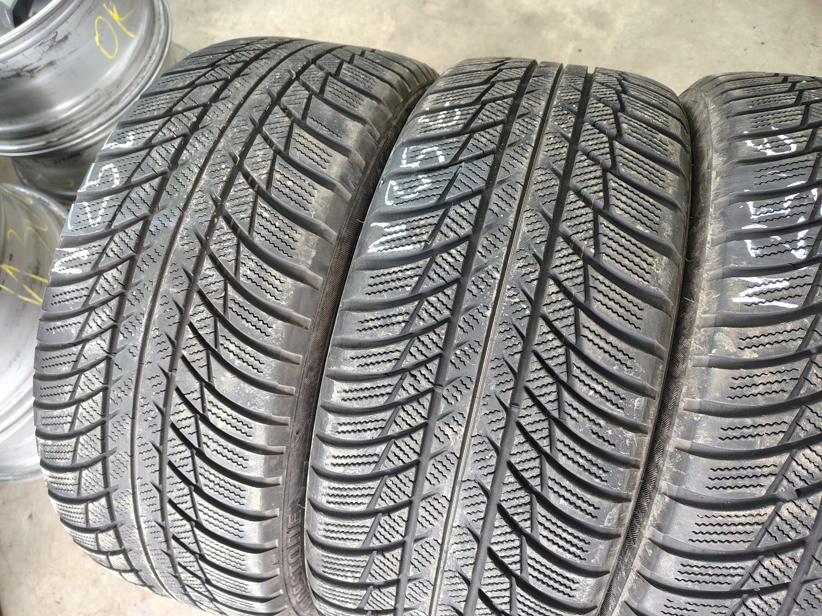���� 225/45R18 | Mobile.bg � ����������� 3
