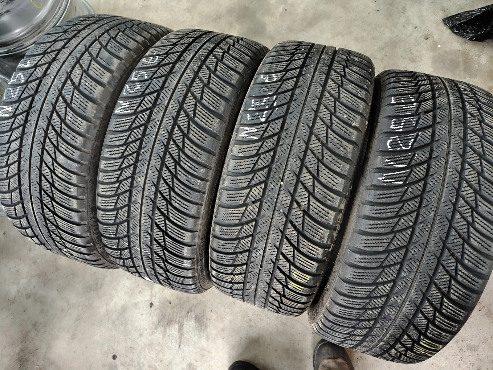 ���� 225/45R18 | Mobile.bg � ����������� 2