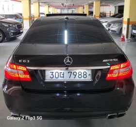 Mercedes-Benz E 63 AMG V8* HARMAN* ОБДУХ* ПАНО* КАТО НОВА* КРАЙНА ЦЕНА, снимка 4