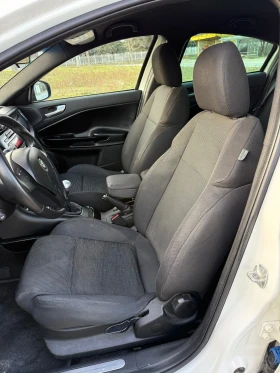 Alfa Romeo Giulietta 1.6 JTDM-2 105Hp 2013г 228000км 2 комплекта гуми  - 3900 € / 7627.74 лв. - 56575248 10