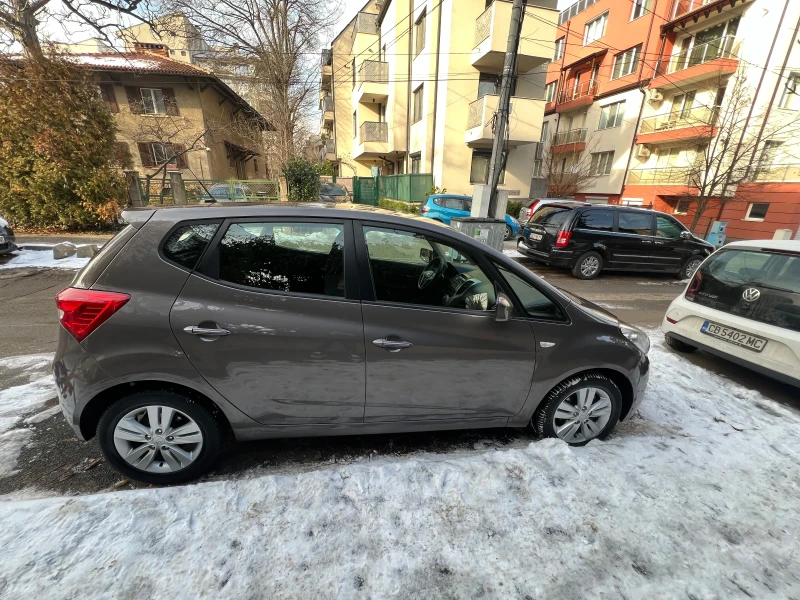 Hyundai Ix20, снимка 3 - Автомобили и джипове - 48577983