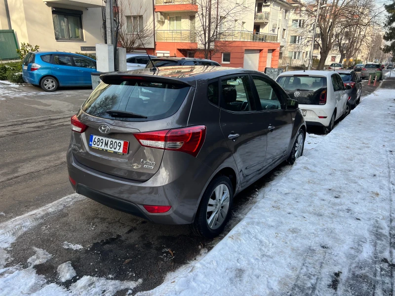 Hyundai Ix20, снимка 4 - Автомобили и джипове - 48577983