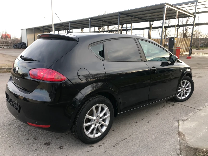 Seat Leon 1.6 TDI 105 к.с перфектен, снимка 1 - Автомобили и джипове - 48601682