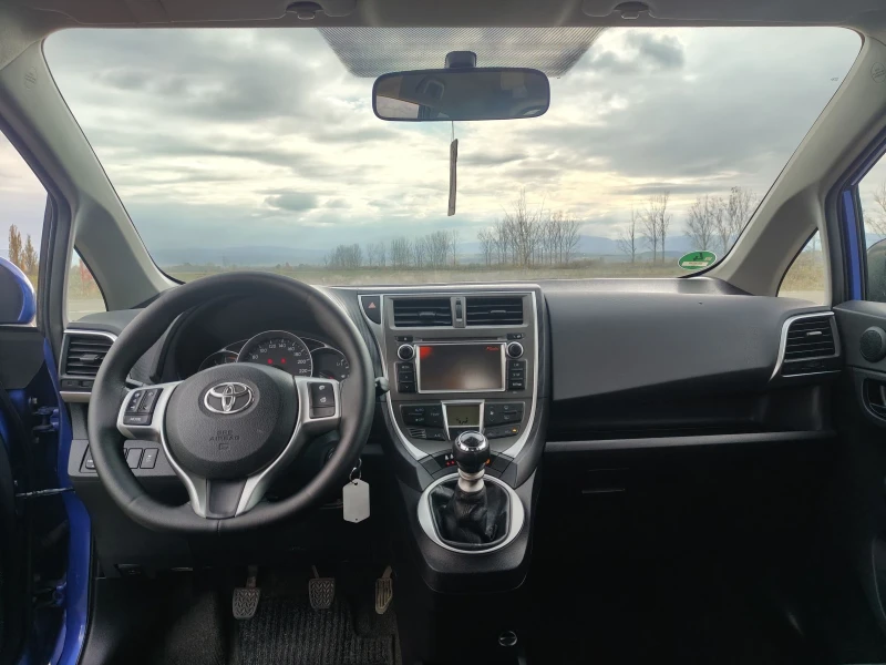 Toyota Verso S 1.4 d4d 6 speed EVRO 5, снимка 9 - Автомобили и джипове - 51274066