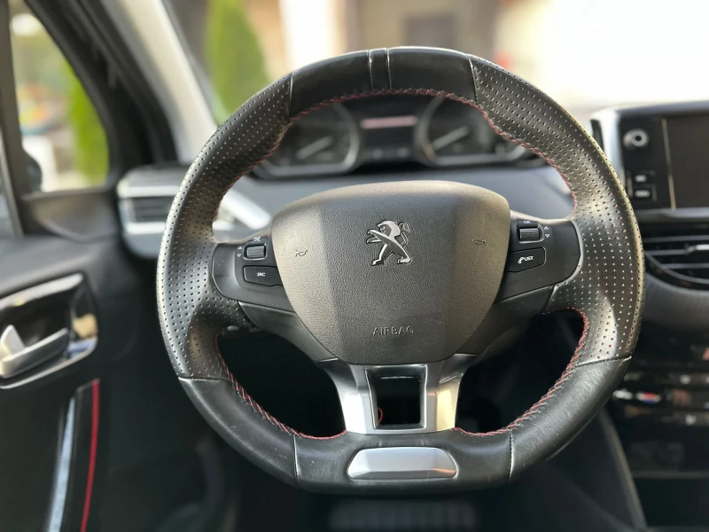 Peugeot 208 1.2 GT-line Automatic , снимка 11 - Автомобили и джипове - 51830835