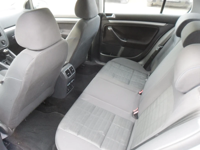 VW Golf 1, 6i-GAS-KLIMATIK-ITALY, снимка 9 - Автомобили и джипове - 52399858