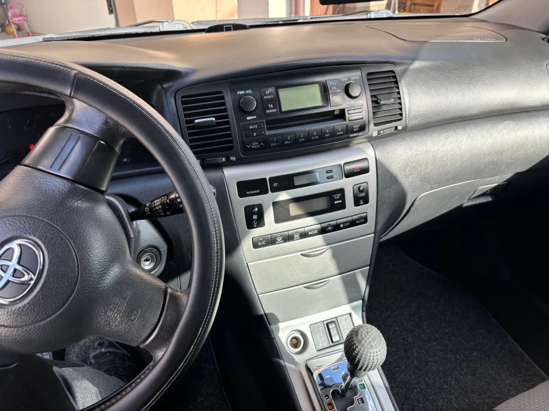 Toyota Corolla 1.4, снимка 8 - Автомобили и джипове - 52502304