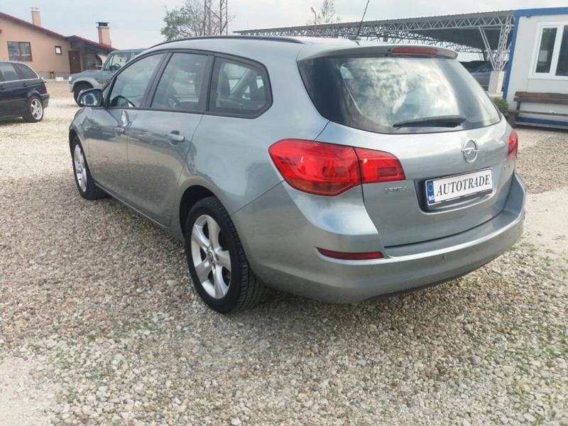 Opel Astra 1.7CDTI/SPORT, снимка 7 - Автомобили и джипове - 19251200