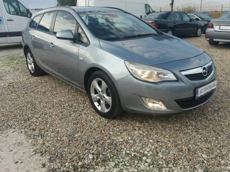 Opel Astra 1.7CDTI/SPORT, снимка 2 - Автомобили и джипове - 19251200