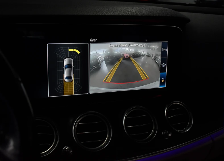 Mercedes-Benz E 350 AMG PKG* * DIGITAL* * AMBIENT, снимка 14 - Автомобили и джипове - 53466912