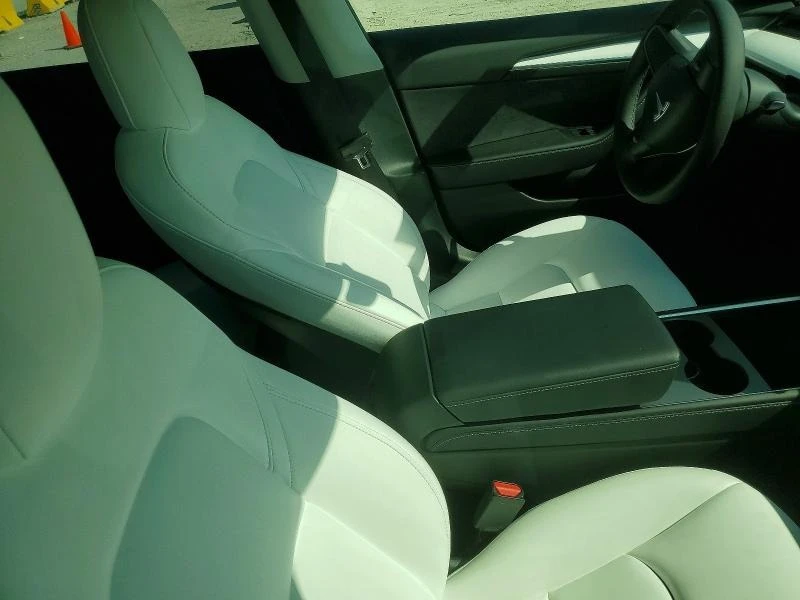 Tesla Model 3, снимка 8 - Автомобили и джипове - 54818881