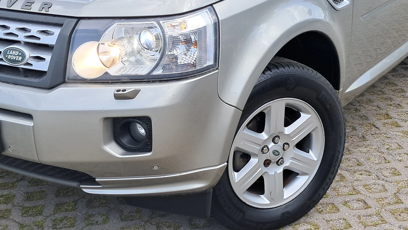 Land Rover Freelander 4X4 РЕАЛ КМ АВТОМАТ ИЗКЛЮЧИТЕЛЕН СЕРВИ КНИЖ ОБСЛУЖ, снимка 3 - Автомобили и джипове - 23630693