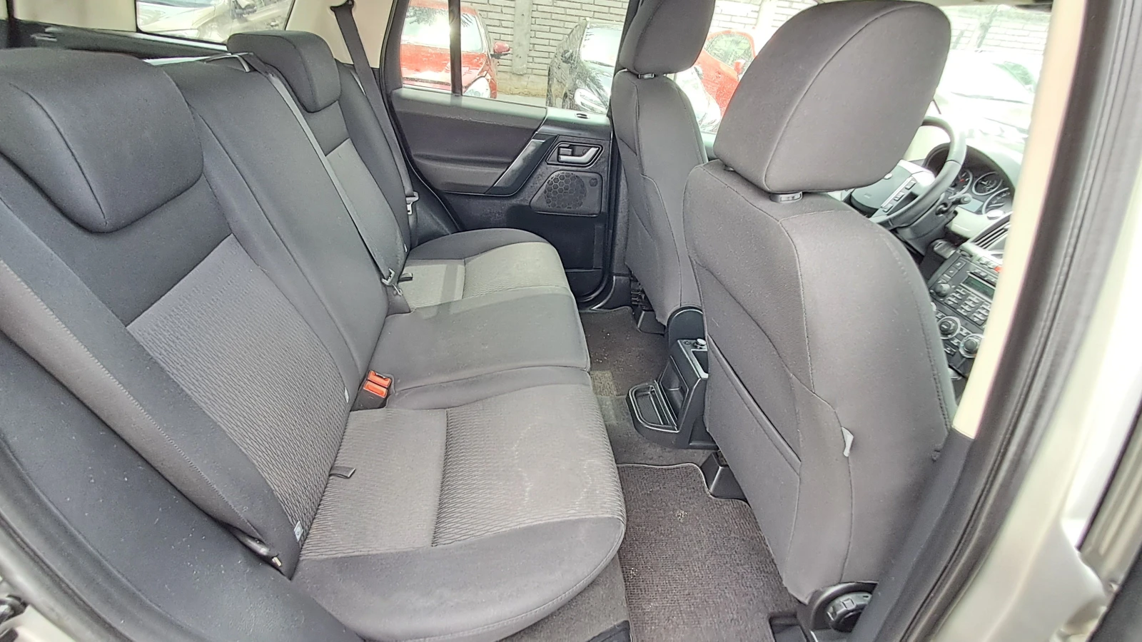 Land Rover Freelander 4X4 РЕАЛ КМ АВТОМАТ ИЗКЛЮЧИТЕЛЕН СЕРВИ КНИЖ ОБСЛУЖ, снимка 15 - Автомобили и джипове - 23630693
