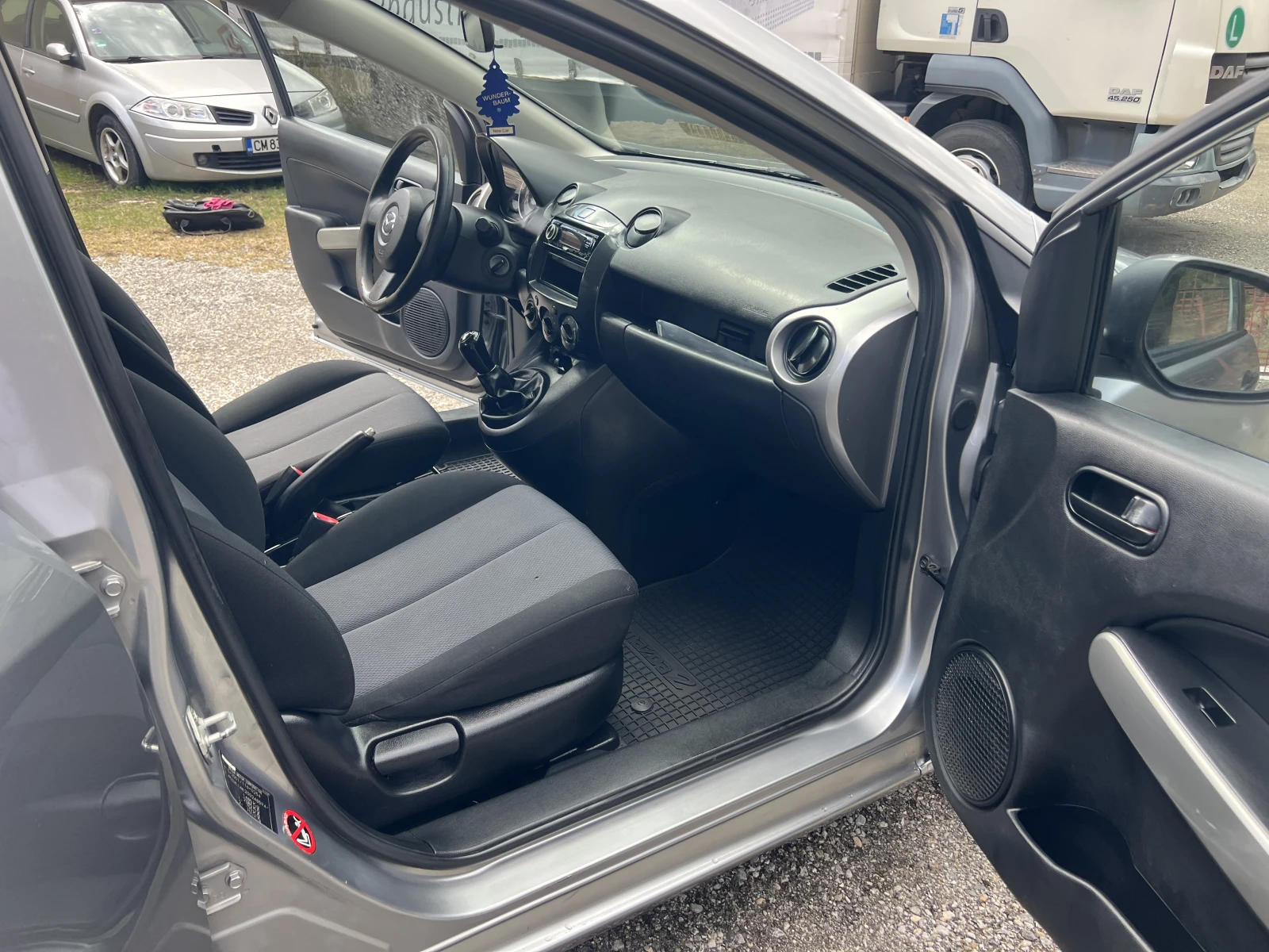 Mazda 2 1.3I* , Клима, Нов Внос, ,  - изображение 10