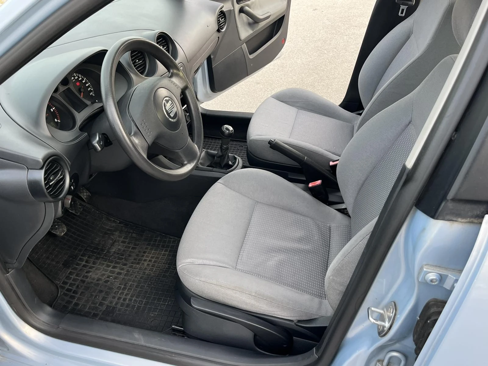 Seat Ibiza 1.SDI 68кс КЛИМАТИК - изображение 7