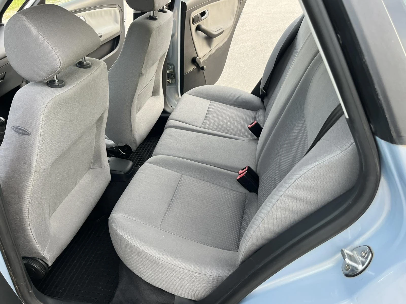 Seat Ibiza 1.SDI 68кс КЛИМАТИК - изображение 8