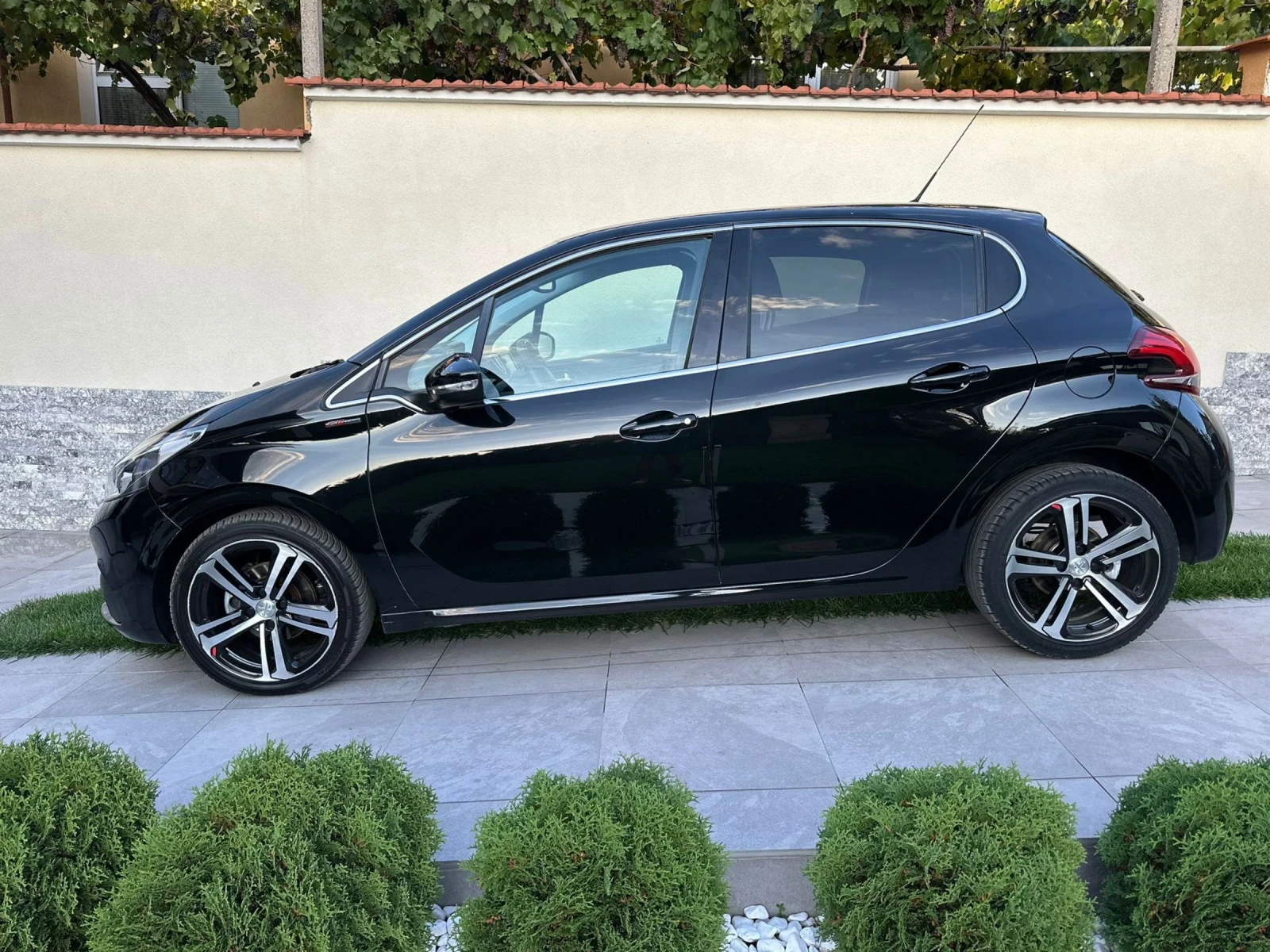 Peugeot 208 1.2 GT-line Automatic  - изображение 4