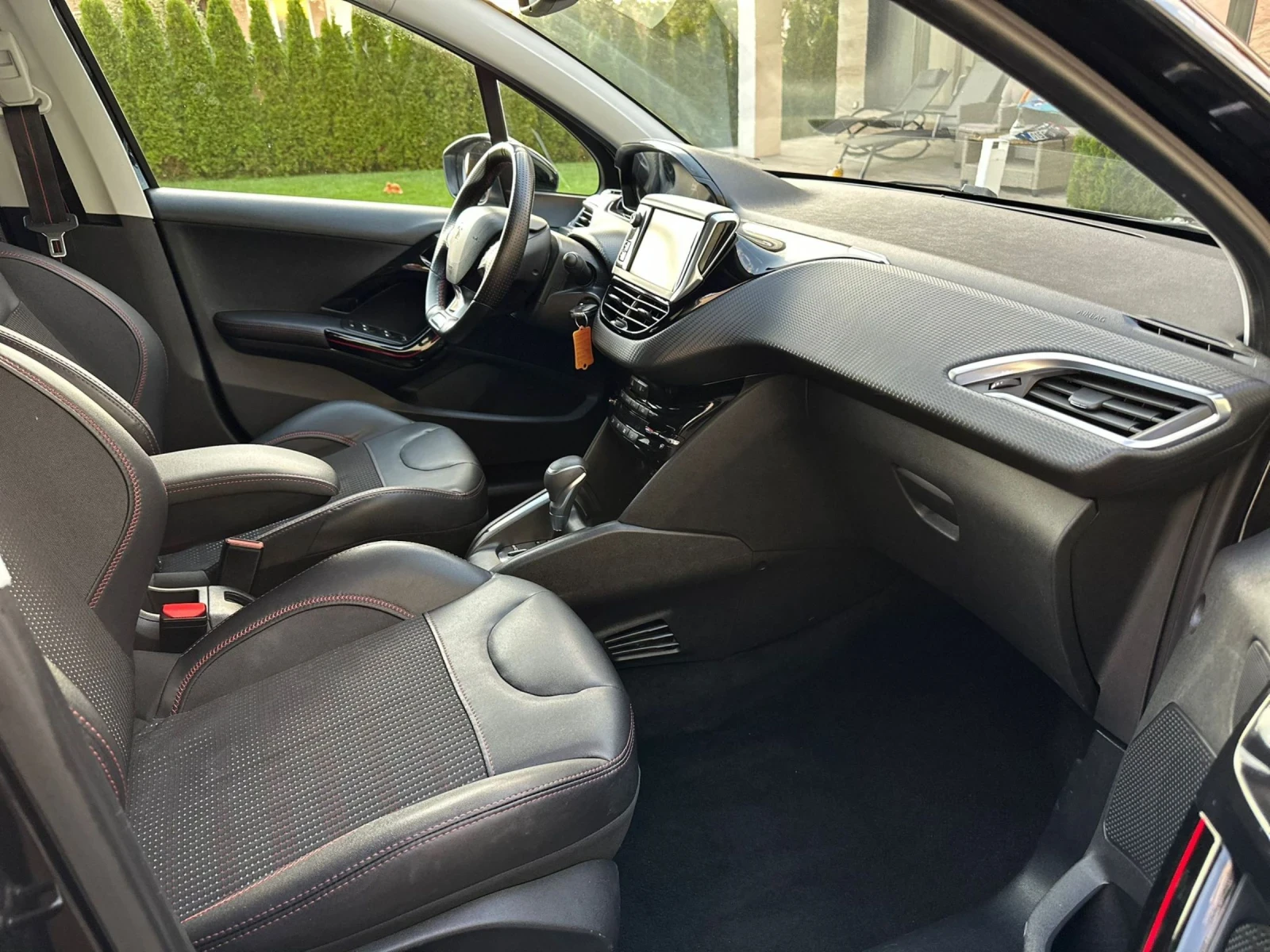 Peugeot 208 1.2 GT-line Automatic  - изображение 9