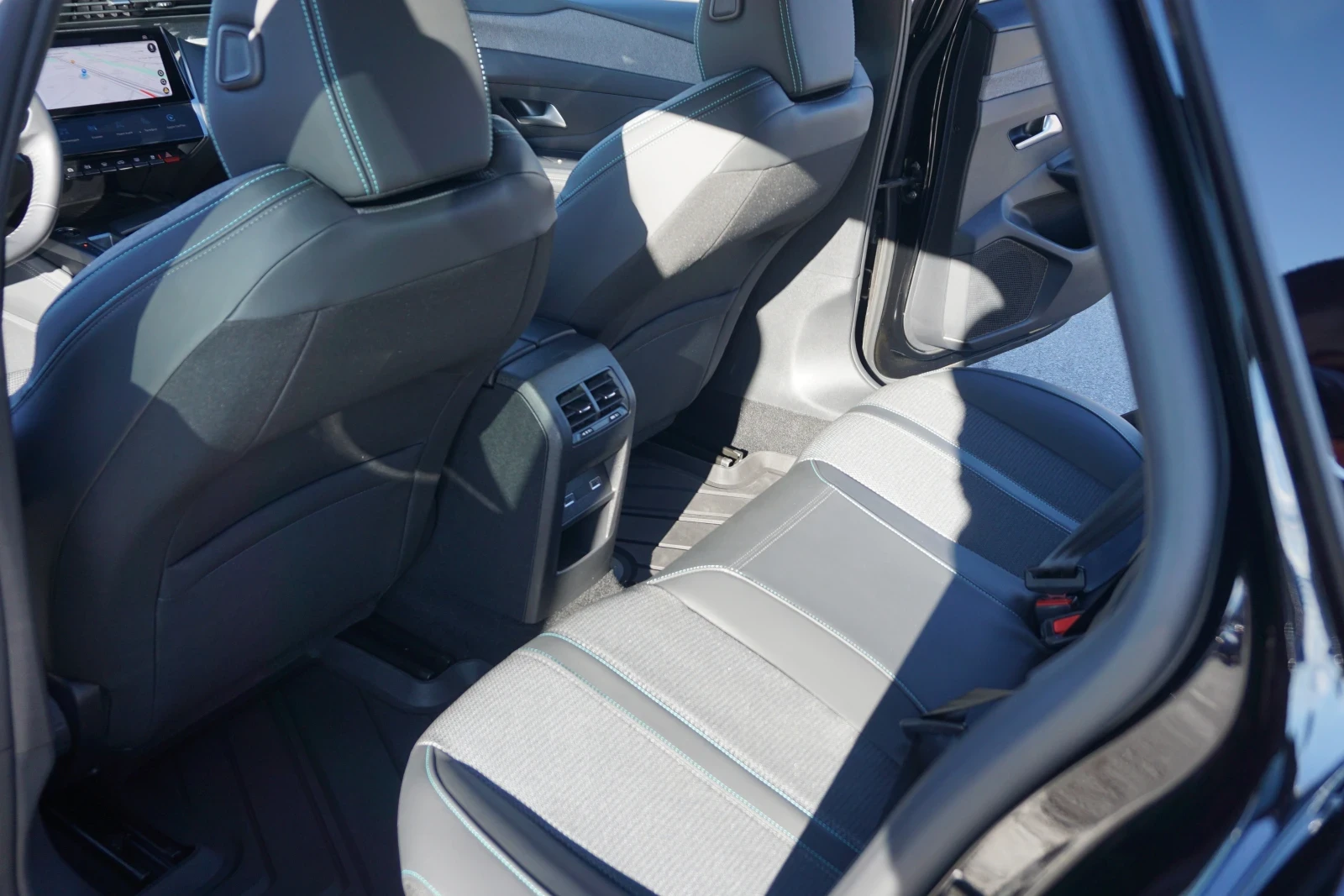 Peugeot 308 2017, снимка 9 - Автомобили и джипове - 53923812