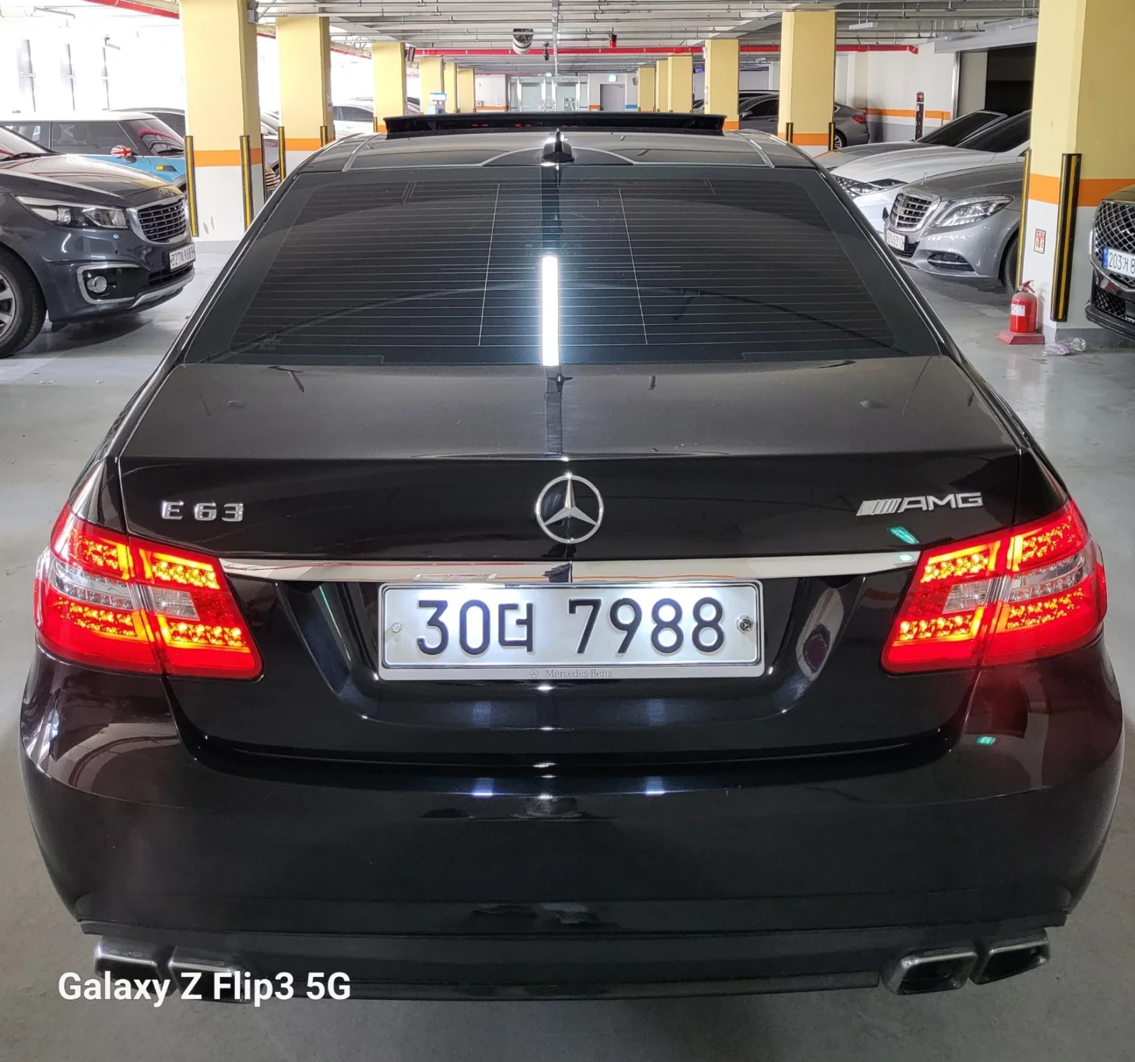 Mercedes-Benz E 63 AMG V8* HARMAN* ОБДУХ* ПАНО* КАТО НОВА* КРАЙНА ЦЕНА, снимка 4 - Автомобили и джипове - 54243534