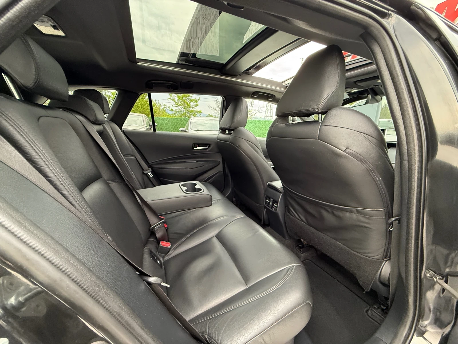 Toyota Corolla Touring Sports 2.0 Hybrid 184kc, �������� | Mobile.bg � ����������� 11