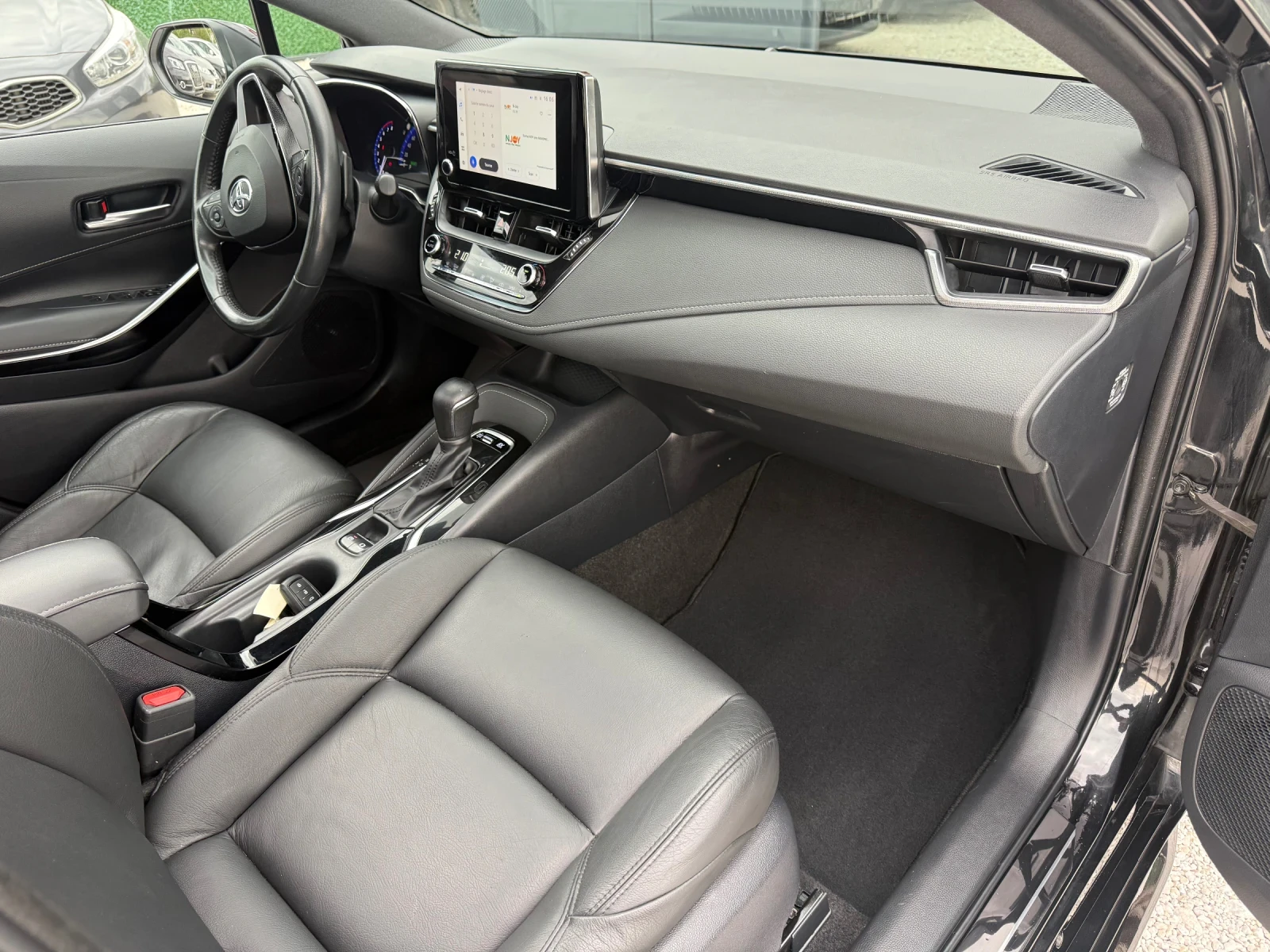 Toyota Corolla Touring Sports 2.0 Hybrid 184kc, �������� | Mobile.bg � ����������� 13